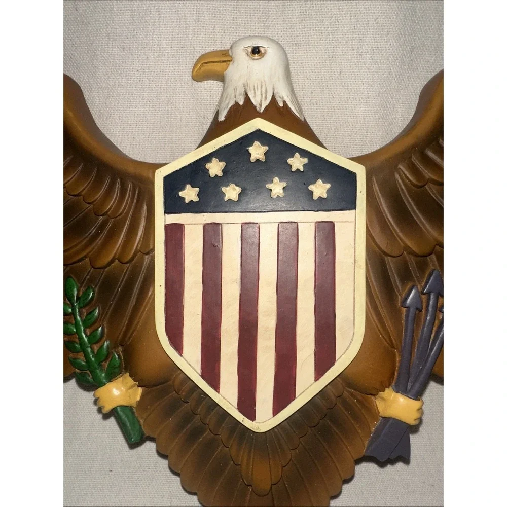 Vintage Youngs Inc Resin Patriotic Eagle Wall Plaque 2001 Shield 13.25x8.25